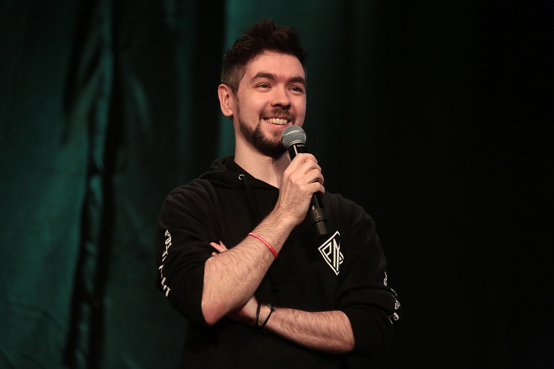 Jacksepticeye speaking with attendees at the 2018 PAX West at Benaroya Hall in Seattle, Washington.