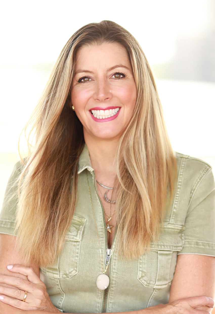 Sara Blakely in the portrait accompanying her National Inventors Hall of Fame biography.